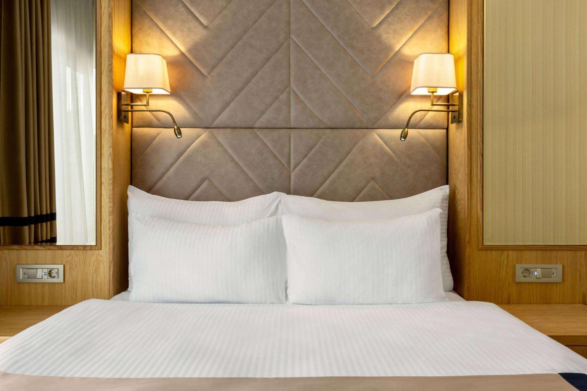 Days Inn By Wyndham Istanbul Bomonti Eksteriør bilde