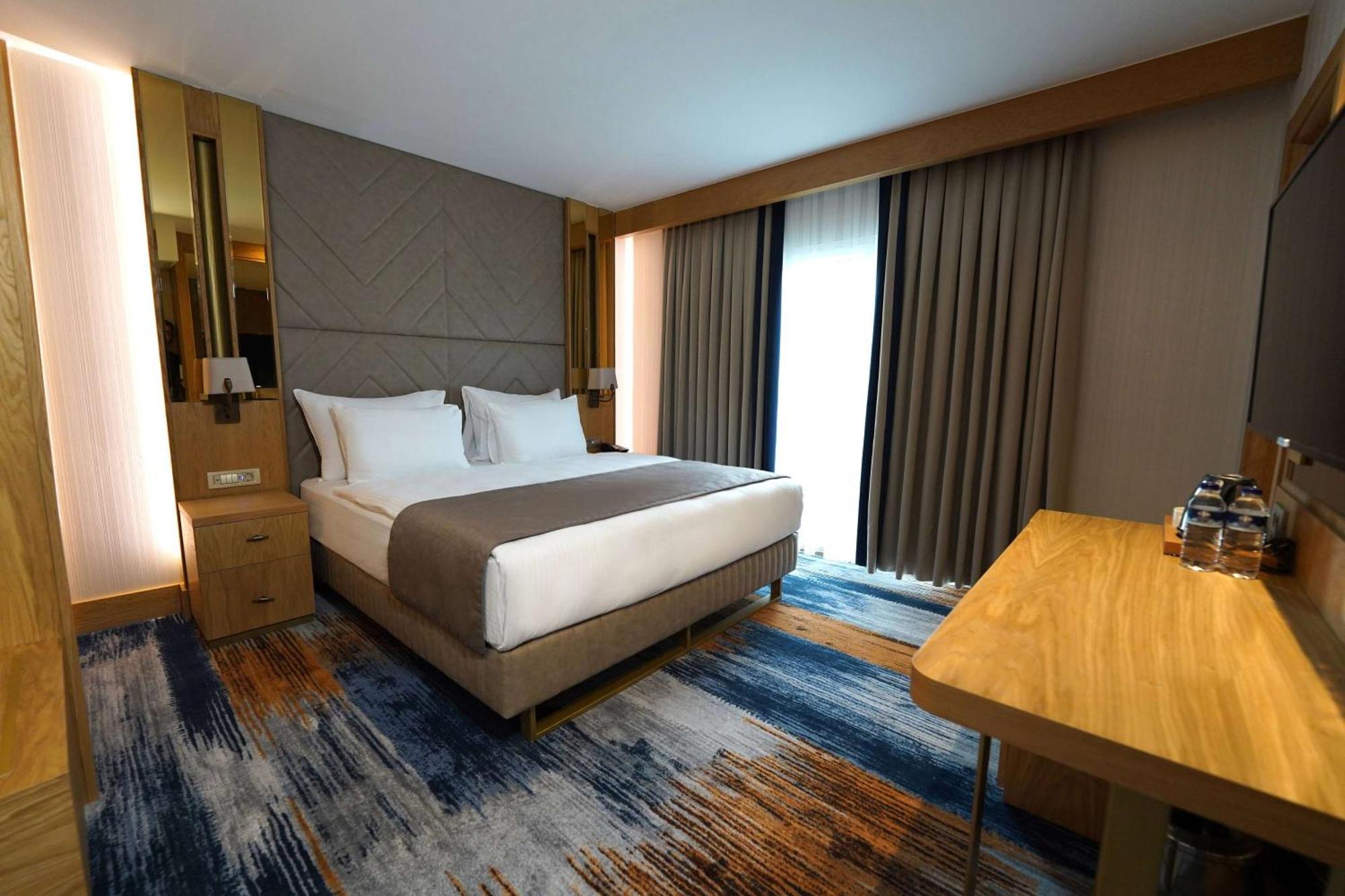 Days Inn By Wyndham Istanbul Bomonti Eksteriør bilde